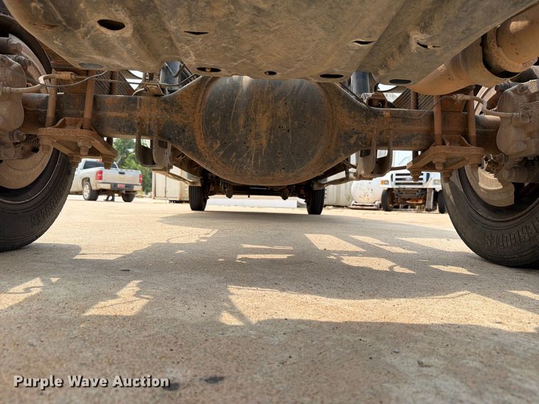 image for item EW8623 2012 Ford F550 Super Duty Crew Cab truck cab and chassis