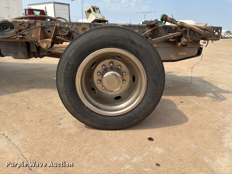 image for item EW8623 2012 Ford F550 Super Duty Crew Cab truck cab and chassis