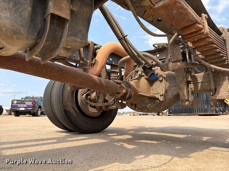 image for item EW8623 2012 Ford F550 Super Duty Crew Cab truck cab and chassis