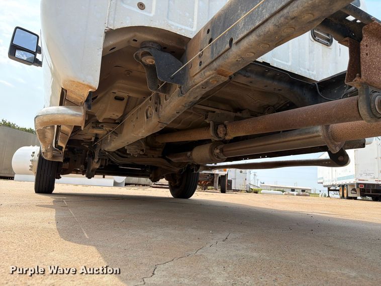 image for item EW8623 2012 Ford F550 Super Duty Crew Cab truck cab and chassis