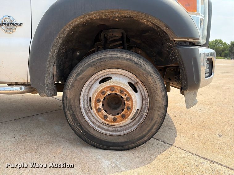 image for item EW8623 2012 Ford F550 Super Duty Crew Cab truck cab and chassis