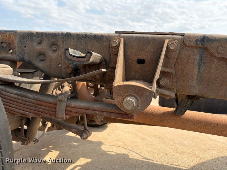 image for item EW8623 2012 Ford F550 Super Duty Crew Cab truck cab and chassis
