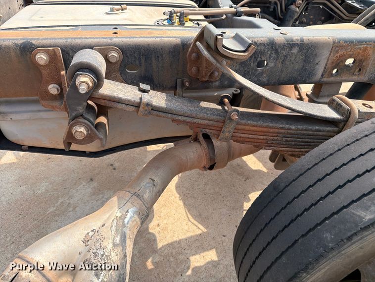 image for item EW8623 2012 Ford F550 Super Duty Crew Cab truck cab and chassis