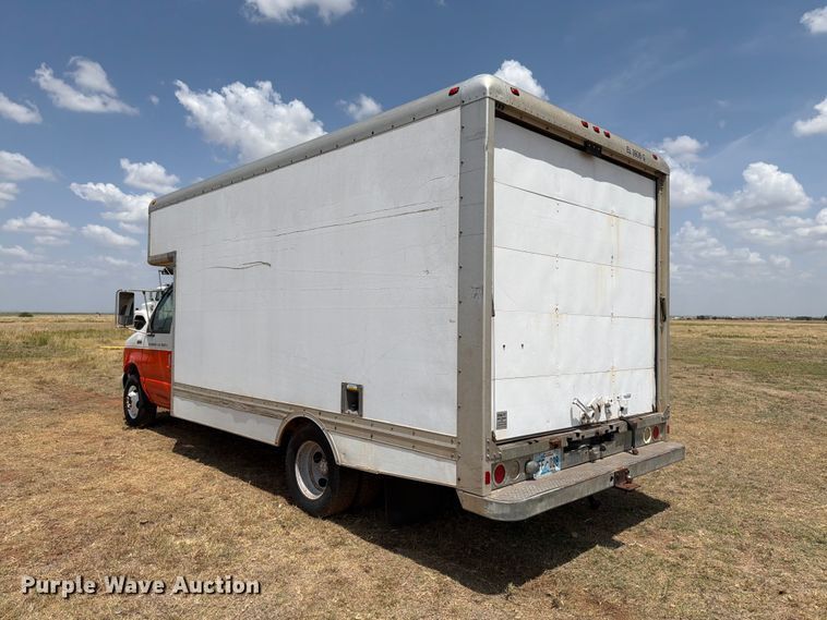 image for item EW8631 1998 Ford E350 Super Duty box truck