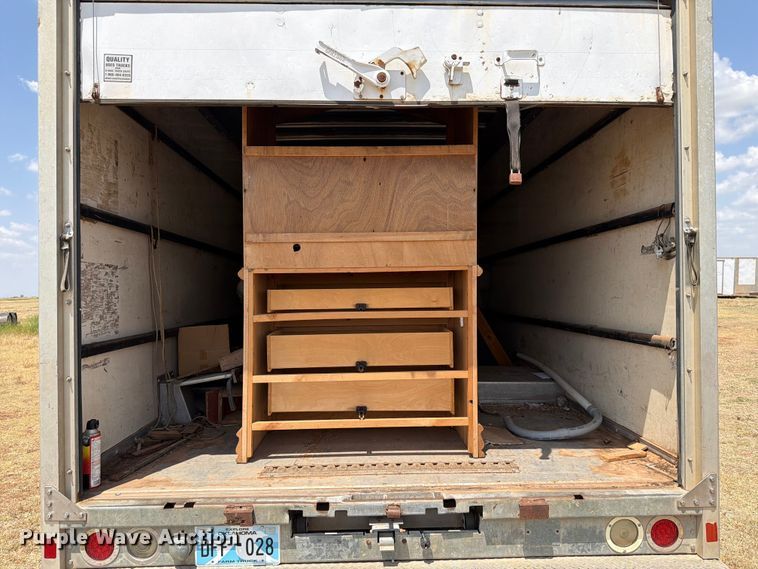image for item EW8631 1998 Ford E350 Super Duty box truck
