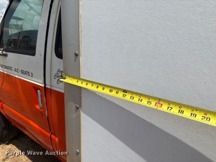 image for item EW8631 1998 Ford E350 Super Duty box truck