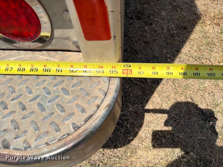 image for item EW8631 1998 Ford E350 Super Duty box truck