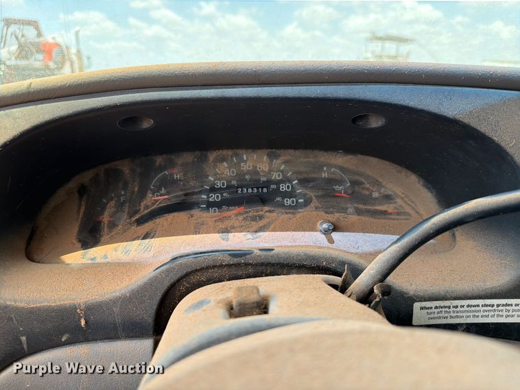 image for item EW8631 1998 Ford E350 Super Duty box truck