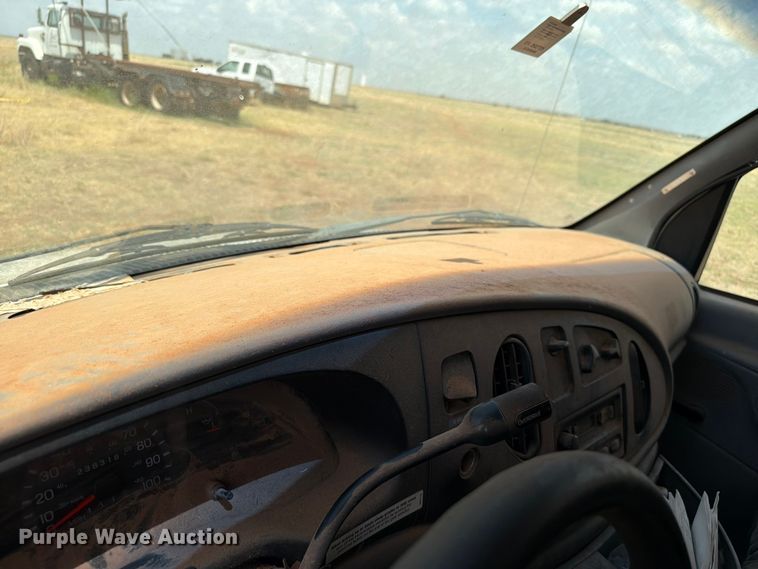 image for item EW8631 1998 Ford E350 Super Duty box truck