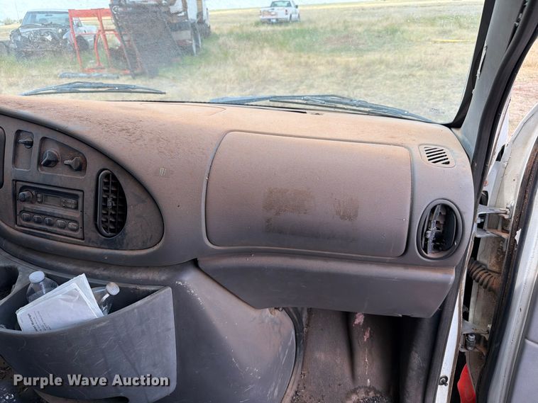 image for item EW8631 1998 Ford E350 Super Duty box truck