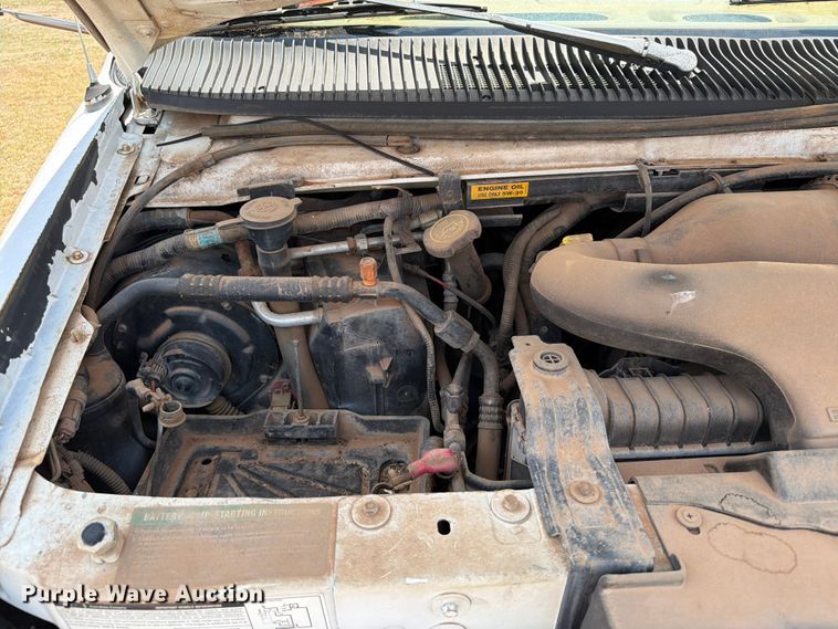 image for item EW8631 1998 Ford E350 Super Duty box truck
