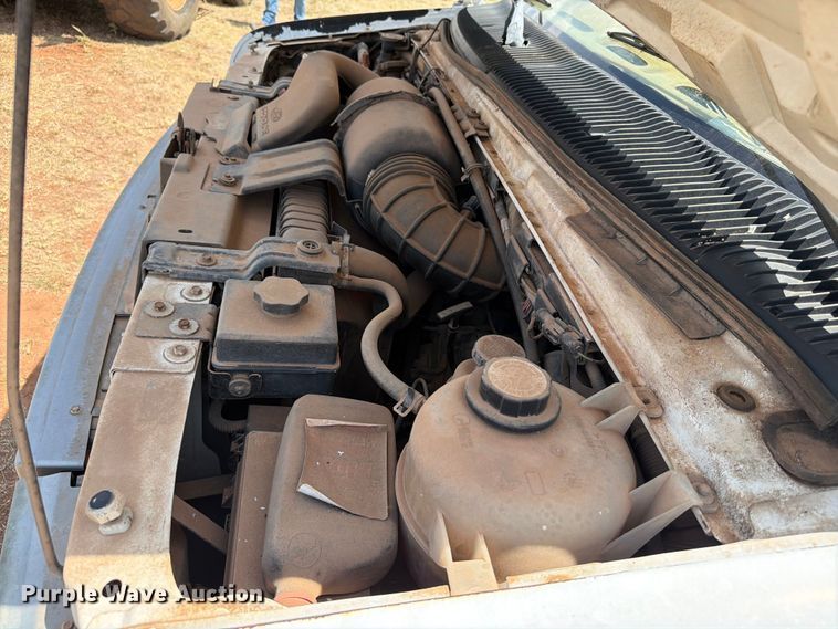image for item EW8631 1998 Ford E350 Super Duty box truck