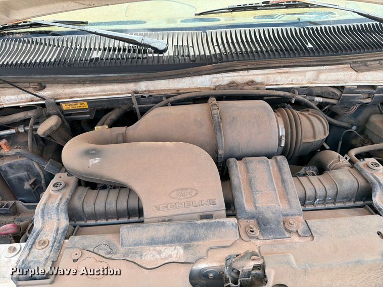 image for item EW8631 1998 Ford E350 Super Duty box truck