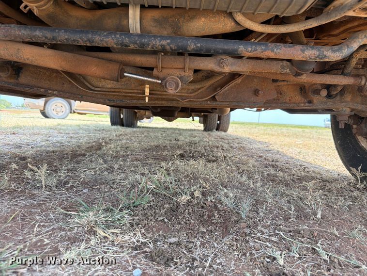 image for item EW8631 1998 Ford E350 Super Duty box truck