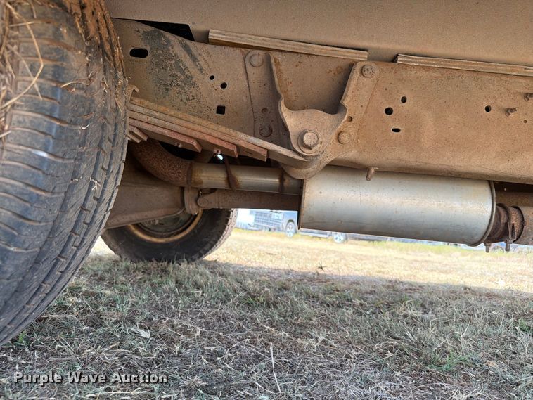 image for item EW8631 1998 Ford E350 Super Duty box truck