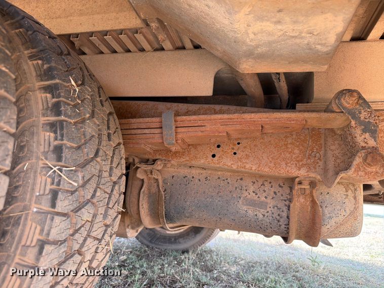image for item EW8631 1998 Ford E350 Super Duty box truck