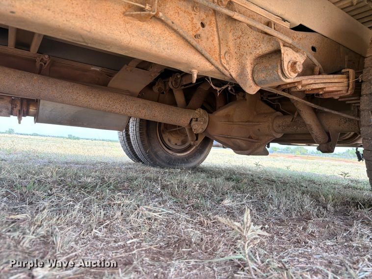image for item EW8631 1998 Ford E350 Super Duty box truck