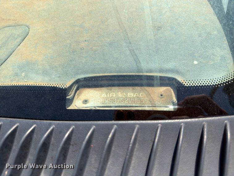 image for item EW8631 1998 Ford E350 Super Duty box truck