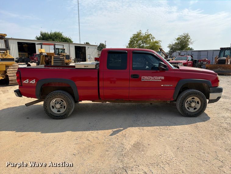 image for item EX2583 2006 Chevrolet Silverado 2500HD Ext. Cab pickup truck