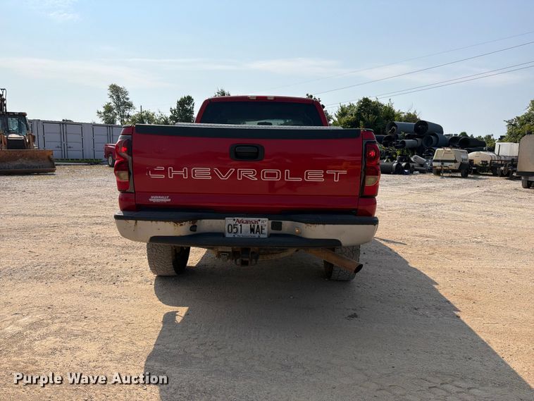 image for item EX2583 2006 Chevrolet Silverado 2500HD Ext. Cab pickup truck