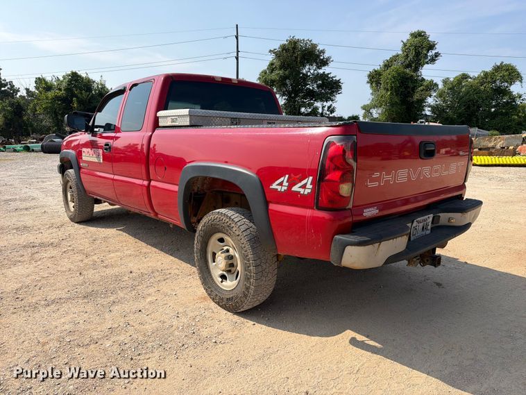 image for item EX2583 2006 Chevrolet Silverado 2500HD Ext. Cab pickup truck