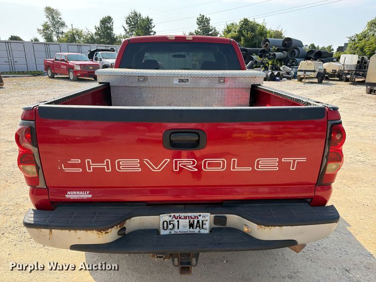 image for item EX2583 2006 Chevrolet Silverado 2500HD Ext. Cab pickup truck