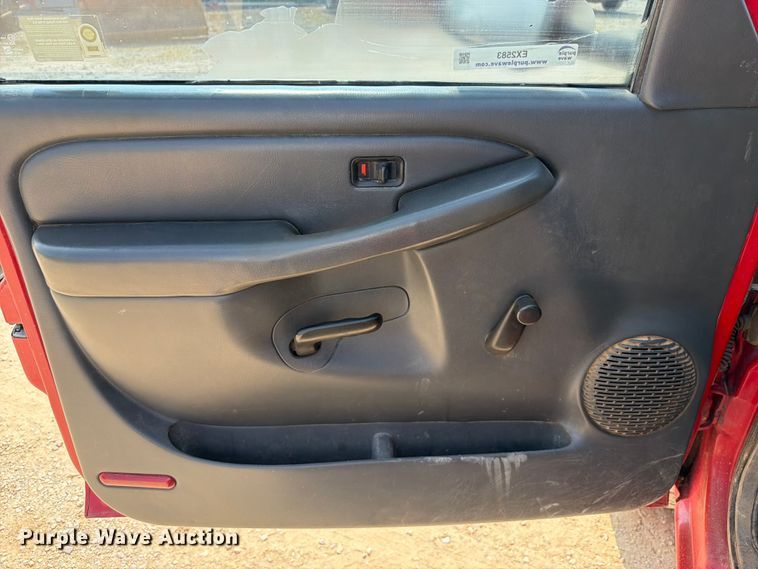 image for item EX2583 2006 Chevrolet Silverado 2500HD Ext. Cab pickup truck