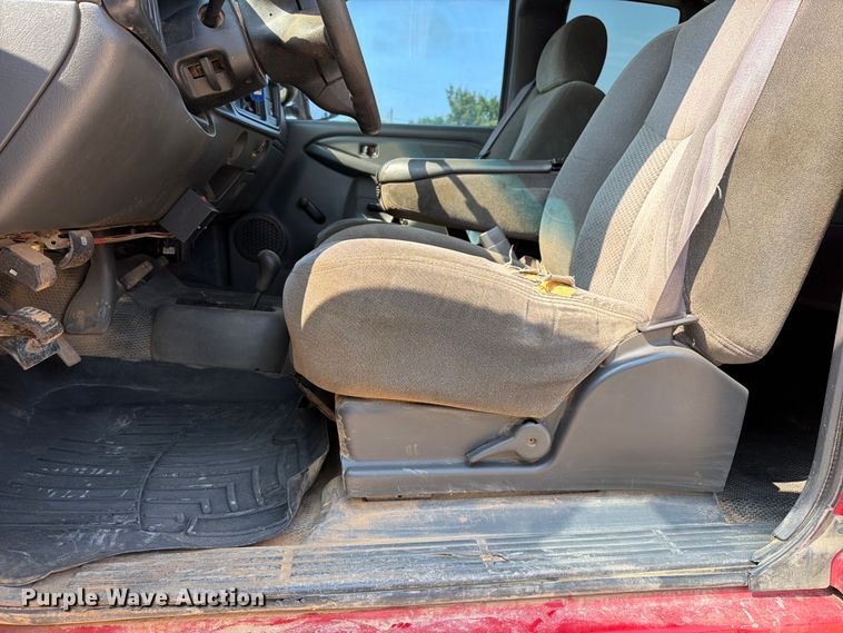 image for item EX2583 2006 Chevrolet Silverado 2500HD Ext. Cab pickup truck