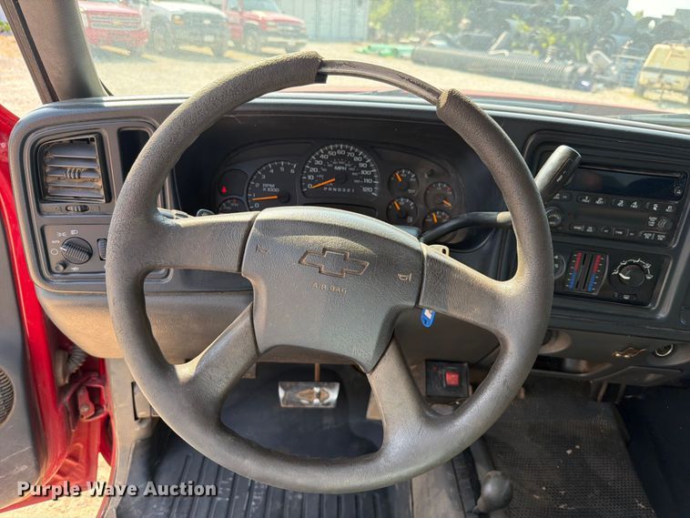 image for item EX2583 2006 Chevrolet Silverado 2500HD Ext. Cab pickup truck