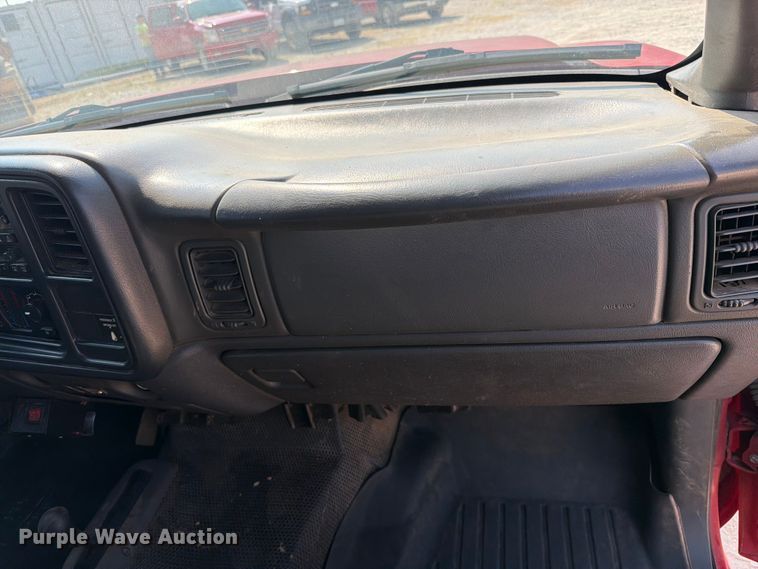 image for item EX2583 2006 Chevrolet Silverado 2500HD Ext. Cab pickup truck