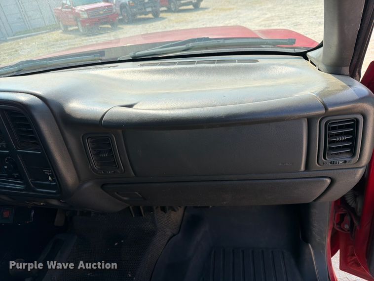 image for item EX2583 2006 Chevrolet Silverado 2500HD Ext. Cab pickup truck
