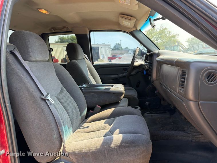 image for item EX2583 2006 Chevrolet Silverado 2500HD Ext. Cab pickup truck