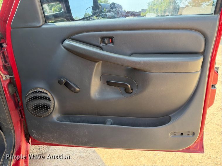 image for item EX2583 2006 Chevrolet Silverado 2500HD Ext. Cab pickup truck