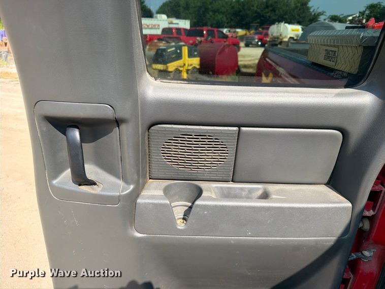 image for item EX2583 2006 Chevrolet Silverado 2500HD Ext. Cab pickup truck