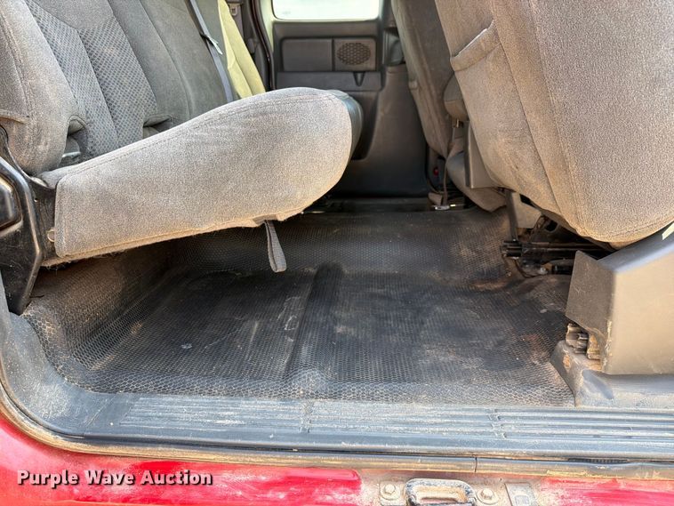 image for item EX2583 2006 Chevrolet Silverado 2500HD Ext. Cab pickup truck