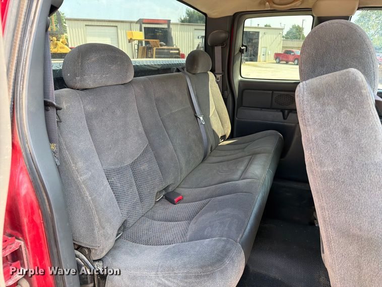 image for item EX2583 2006 Chevrolet Silverado 2500HD Ext. Cab pickup truck