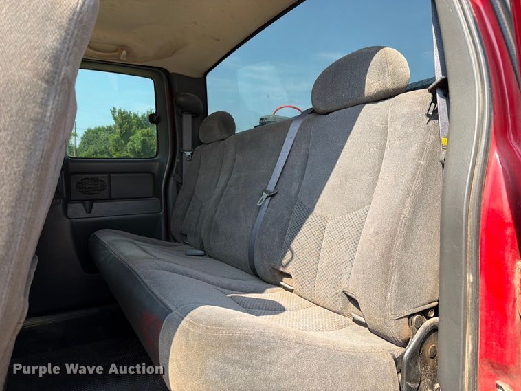 image for item EX2583 2006 Chevrolet Silverado 2500HD Ext. Cab pickup truck