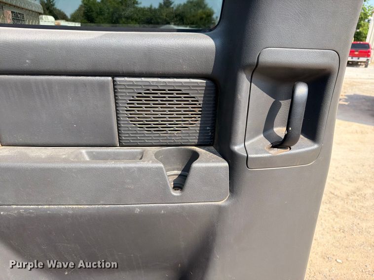 image for item EX2583 2006 Chevrolet Silverado 2500HD Ext. Cab pickup truck