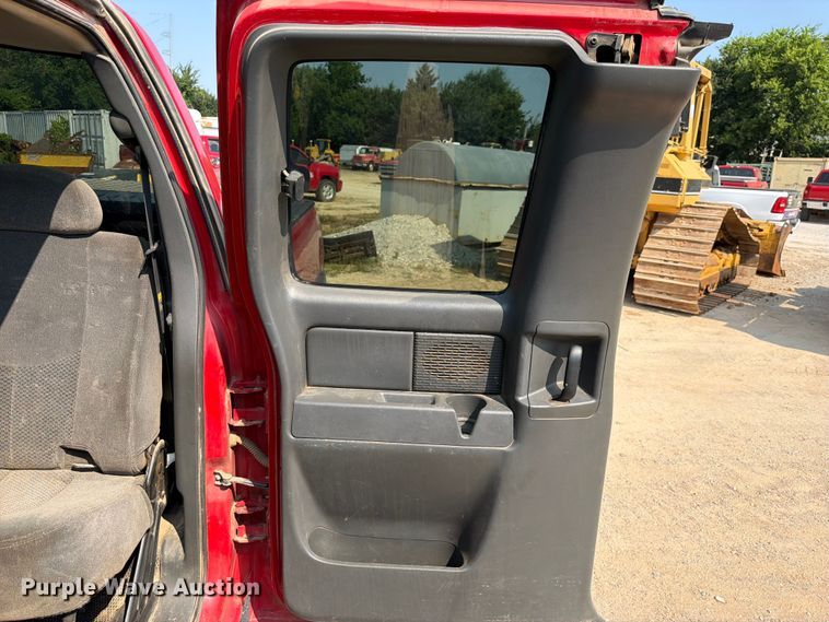 image for item EX2583 2006 Chevrolet Silverado 2500HD Ext. Cab pickup truck