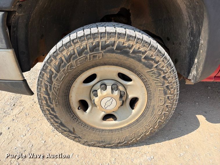 image for item EX2583 2006 Chevrolet Silverado 2500HD Ext. Cab pickup truck