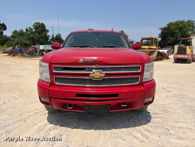 image for item EX2584 2013 Chevrolet Silverado 1500 Crew Cab pickup truck
