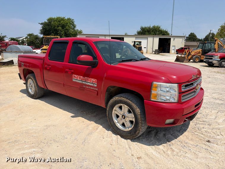 image for item EX2584 2013 Chevrolet Silverado 1500 Crew Cab pickup truck