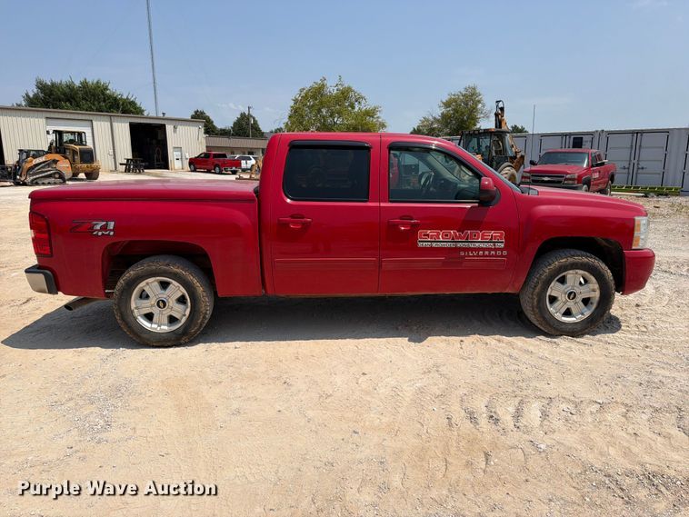 image for item EX2584 2013 Chevrolet Silverado 1500 Crew Cab pickup truck