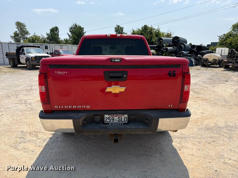 image for item EX2584 2013 Chevrolet Silverado 1500 Crew Cab pickup truck
