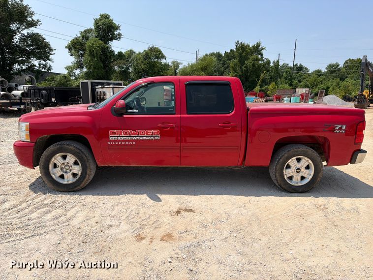 image for item EX2584 2013 Chevrolet Silverado 1500 Crew Cab pickup truck