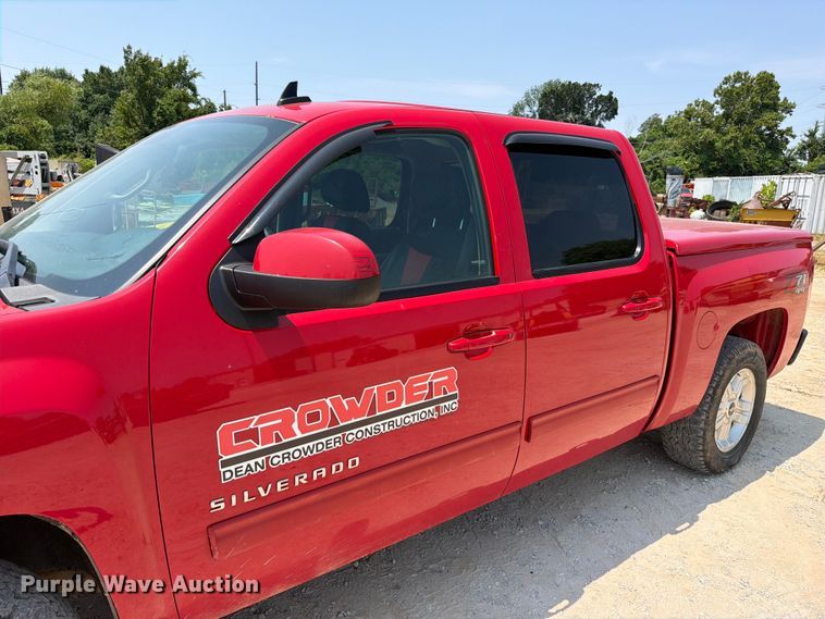 image for item EX2584 2013 Chevrolet Silverado 1500 Crew Cab pickup truck