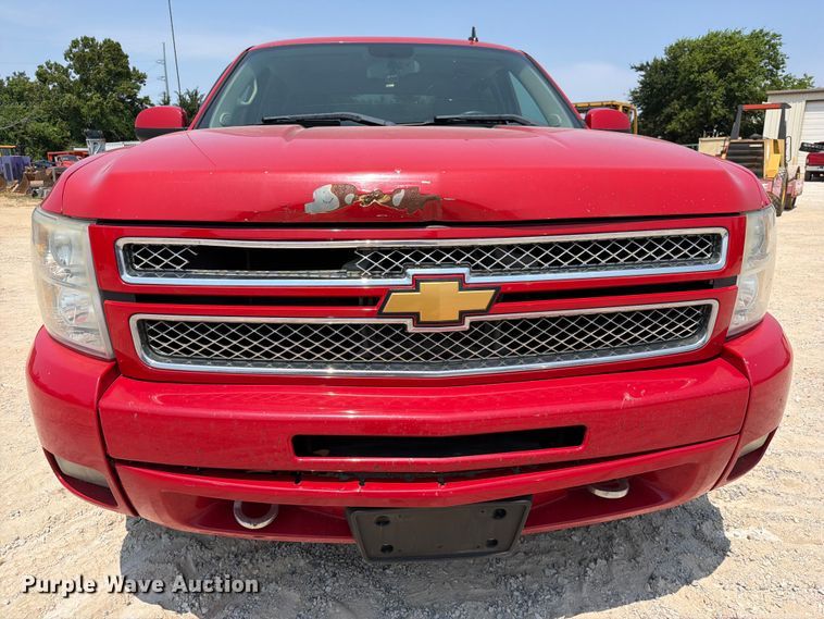 image for item EX2584 2013 Chevrolet Silverado 1500 Crew Cab pickup truck