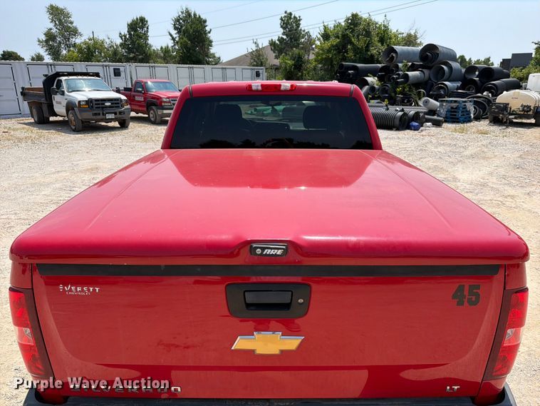 image for item EX2584 2013 Chevrolet Silverado 1500 Crew Cab pickup truck