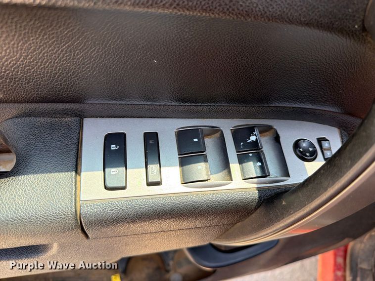 image for item EX2584 2013 Chevrolet Silverado 1500 Crew Cab pickup truck