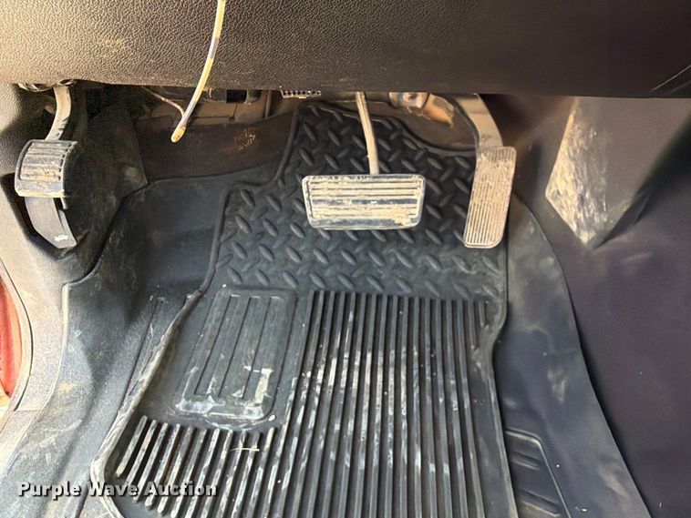 image for item EX2584 2013 Chevrolet Silverado 1500 Crew Cab pickup truck